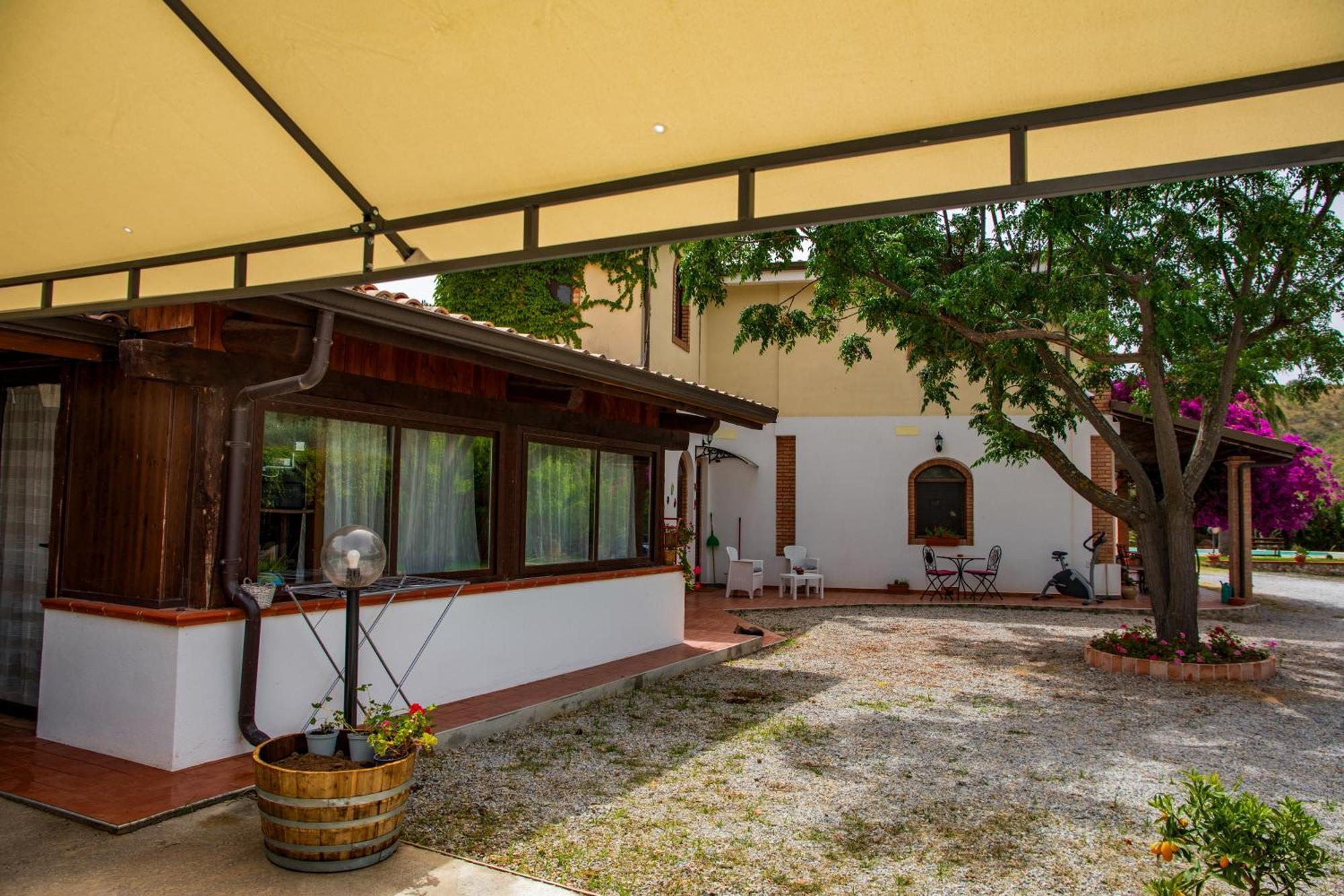 Tenuta Severino Santa Caterina Dello Ionio Marina Exterior foto
