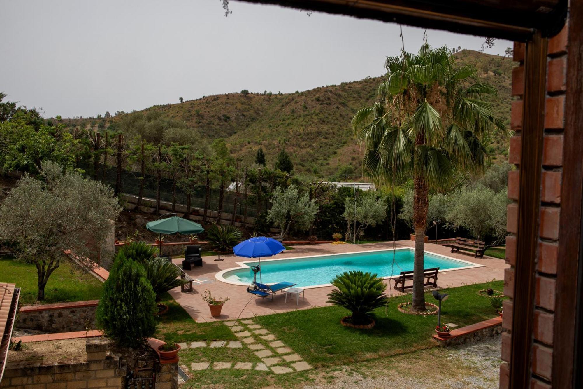 Tenuta Severino Santa Caterina Dello Ionio Marina Exterior foto